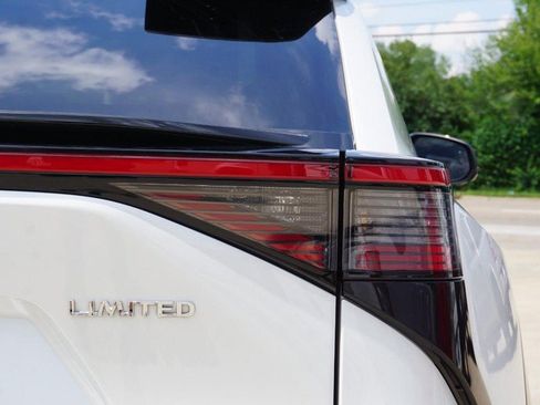 Used 2024 Toyota bZ4X AWD image 18