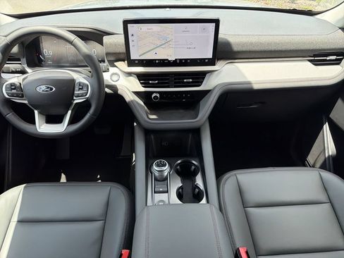 New 2026 Ford Explorer Active w/ Active Comfort Package RWD image 17