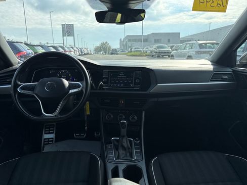 Used 2023 Volkswagen Jetta Sport image 13