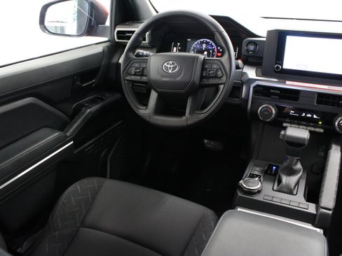 Certified 2026 Toyota Tacoma SR5 AWD/4WD image 30