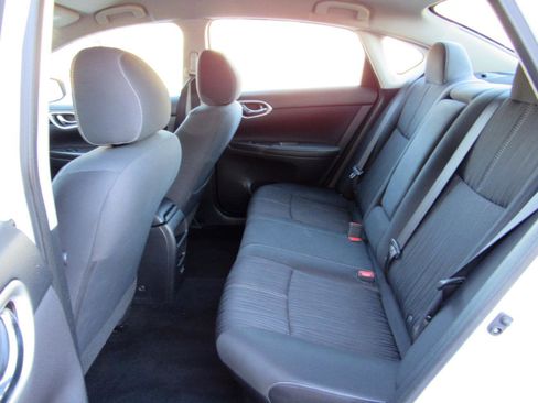 Used 2018 Nissan Sentra SV image 5