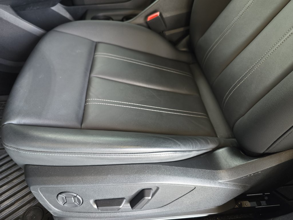 Used 2024 Audi Q4 e-tron Premium Plus w/ Premium Plus AWD/4WD image 31