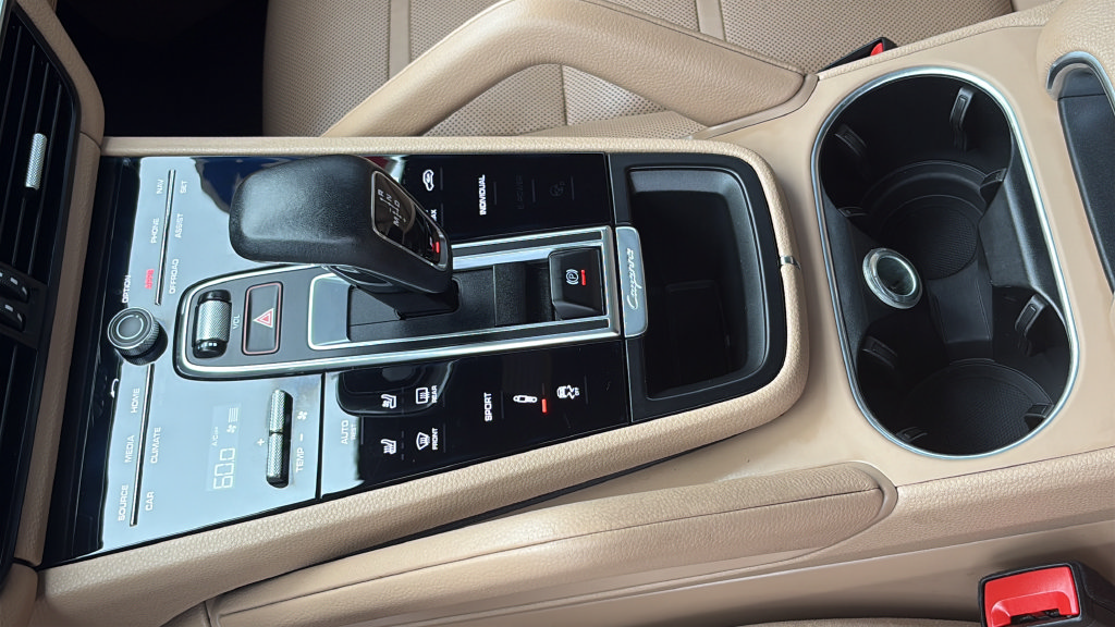 Used 2019 Porsche Cayenne S AWD/4WD image 23