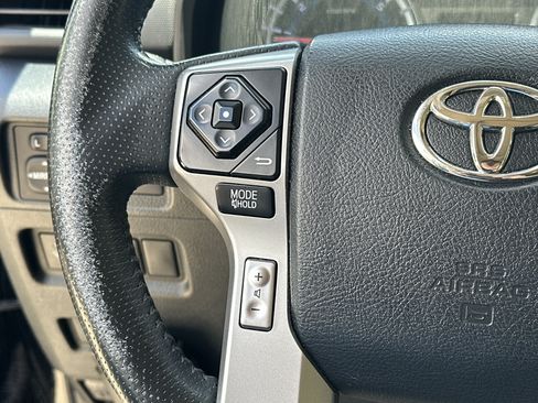 Used 2017 Toyota 4Runner Limited AWD/4WD image 18