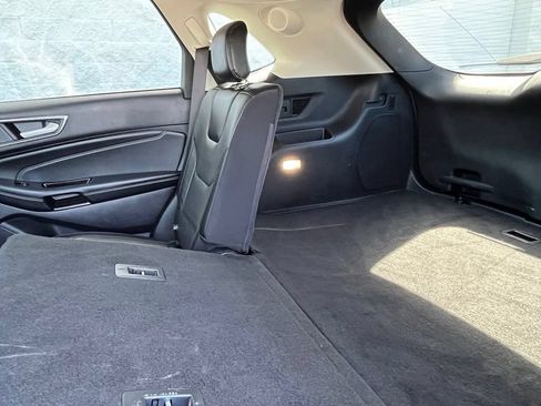 Used 2020 Ford Edge Titanium w/ Equipment Group 301A AWD/4WD image 28