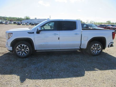 New 2026 GMC Sierra 1500 Denali image 9