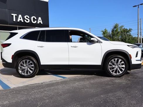 New 2026 Buick Enclave Preferred w/ Power Package AWD/4WD image 9