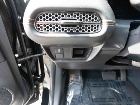 Used 2024 Honda HR-V Sport image 11