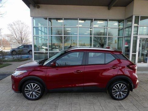 Certified 2023 Nissan Kicks SV image 4