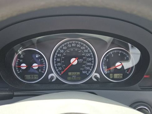 Used 2005 Chrysler Crossfire Limited RWD image 22