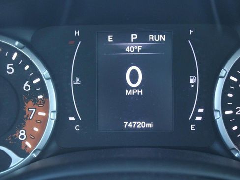 Used 2018 Jeep Renegade Latitude w/ Cold Weather Group image 20