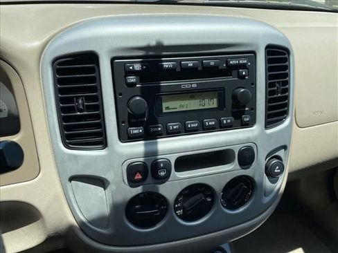 Used 2005 Ford Escape XLT FWD image 13