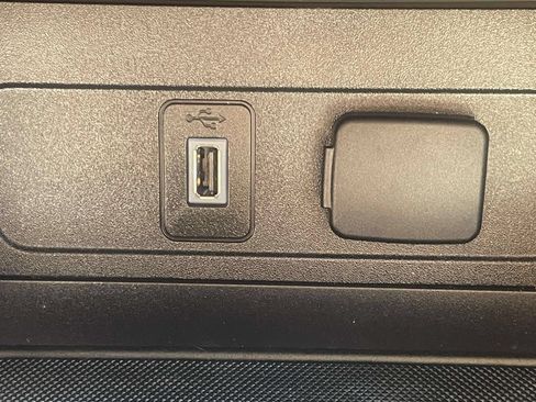 Used 2018 Ford Escape SEL w/ SEL Sport Appearance Package FWD image 21