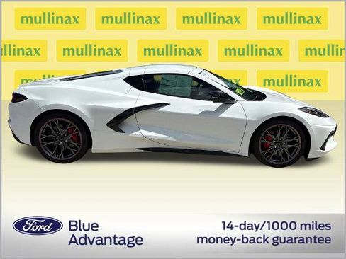 Used 2024 Chevrolet Corvette Stingray Preferred Cpe w/ Body-Color Dual Roof Package RWD image 2