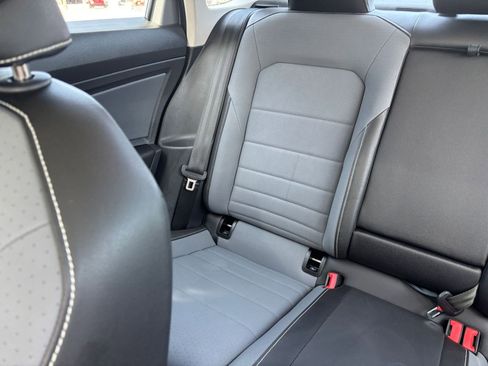 Used 2025 Volkswagen Jetta SE image 36