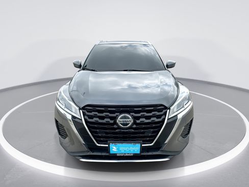 Used 2021 Nissan Kicks SV FWD image 3