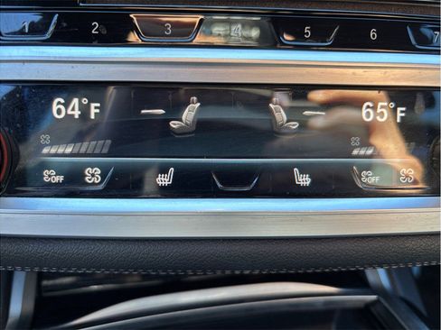 Used 2019 BMW 740i w/ M Sport Package image 33