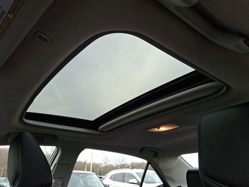 Used 2018 Toyota Corolla SE image 15