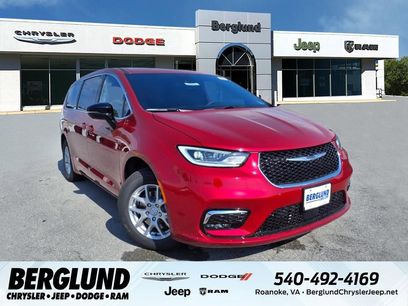 New 2026 Chrysler Pacifica Select