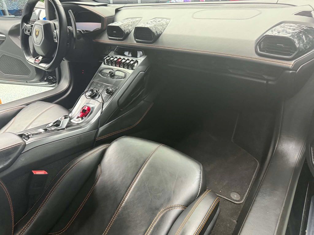 Used 2017 Lamborghini Huracan LP 580-2 RWD image 17