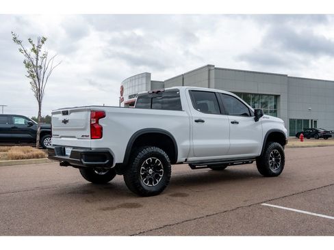 Used 2023 Chevrolet Silverado 1500 ZR2 w/ Technology Package image 5