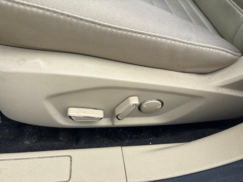 Used 2014 Ford Fusion SE FWD image 13