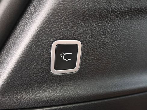 Used 2024 Chrysler Pacifica Pinnacle image 51