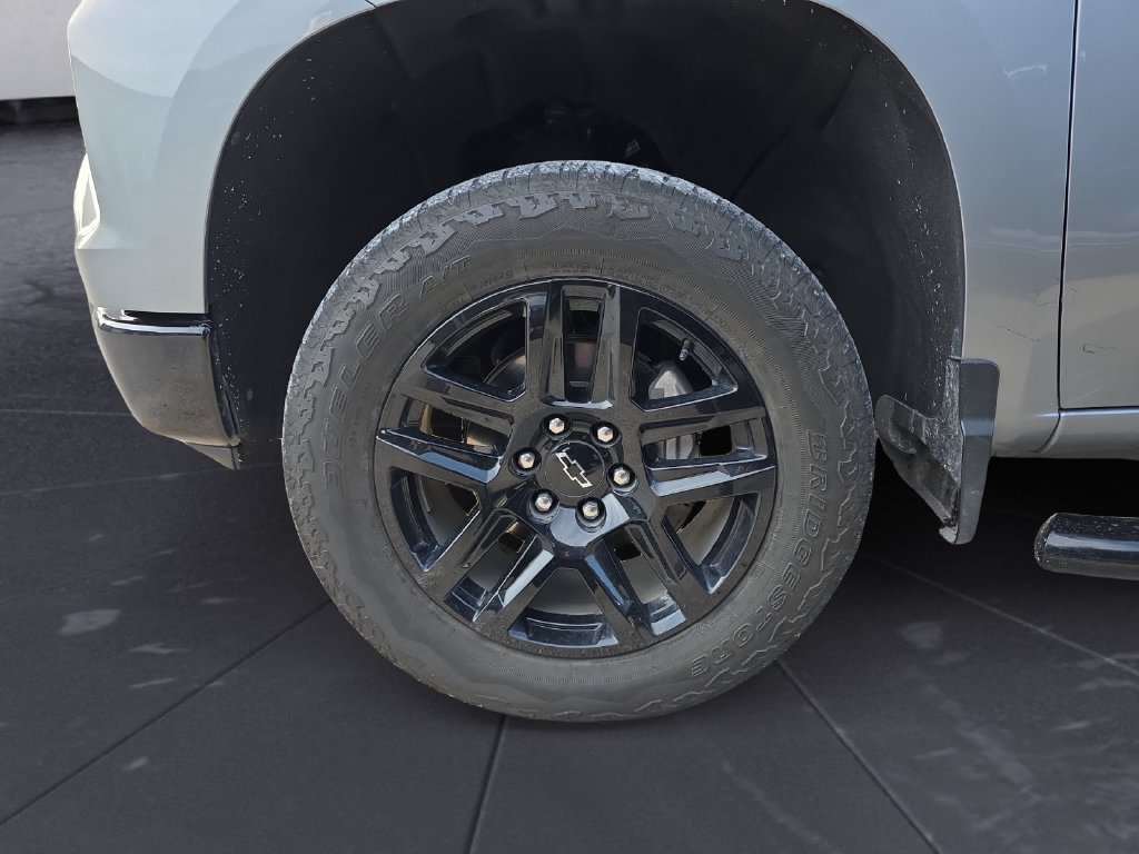 Used 2025 Chevrolet Silverado 1500 LT Trail Boss AWD/4WD image 14