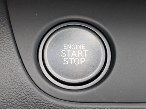 New 2025 Hyundai Elantra SEL image 27