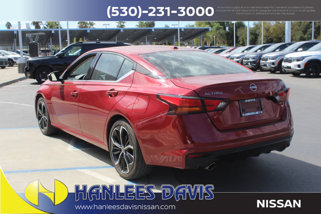 Used 2023 Nissan Altima 2.5 SR FWD image 9