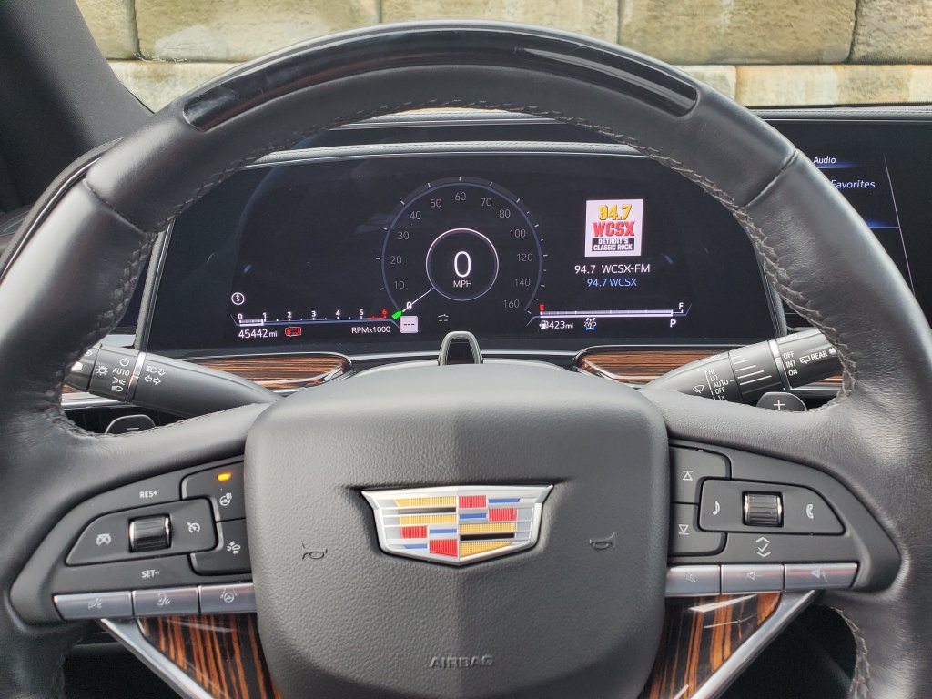 Used 2024 Cadillac Escalade Premium Luxury w/ Performance Package AWD/4WD image 20