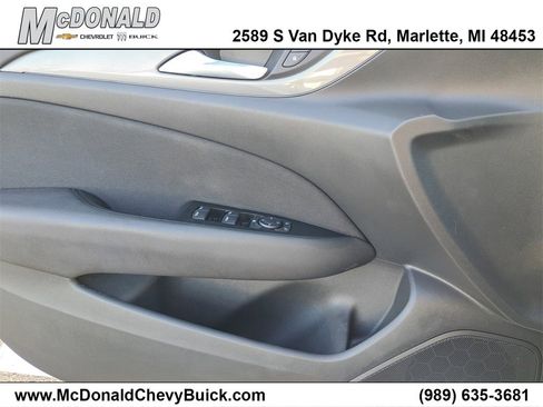 Used 2019 Buick Regal Preferred w/ Driver Confidence Package I image 17