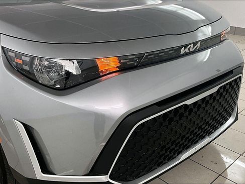 Used 2025 Kia Soul LX FWD image 29
