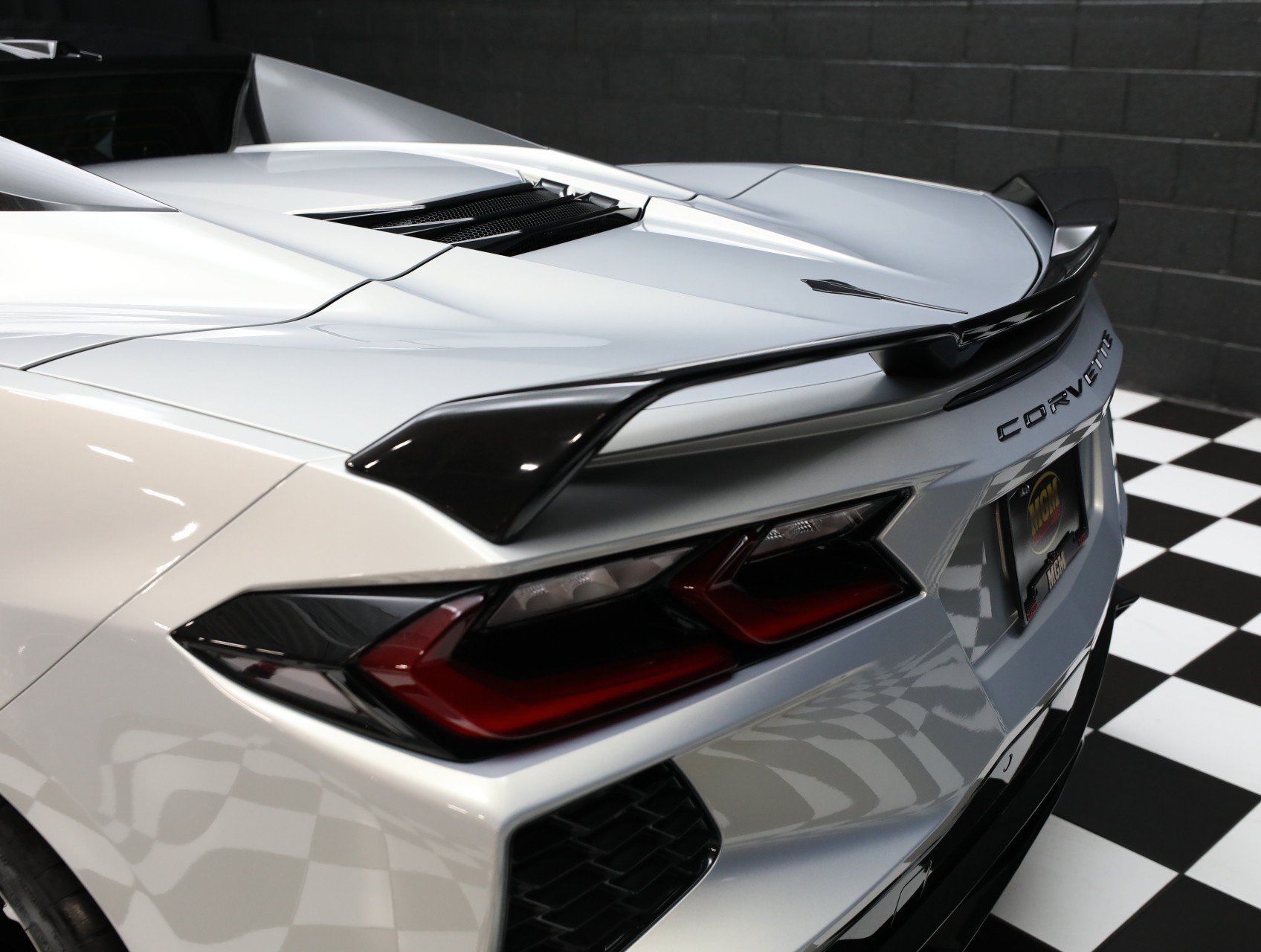 Used 2021 Chevrolet Corvette Stingray Premium Conv w/ Z51 Performance Package RWD image 32