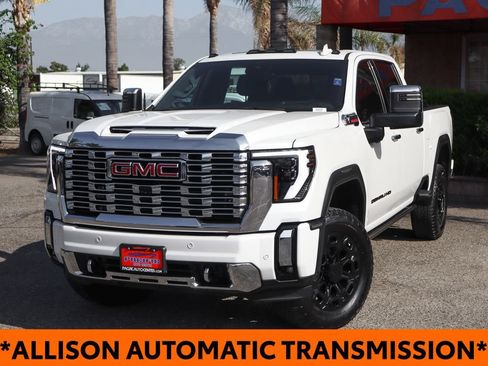 Used 2025 GMC Sierra 2500 Denali w/ Denali Reserve Package AWD/4WD image 4