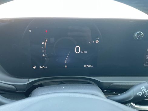 Used 2025 Buick Envista Sport Touring image 40