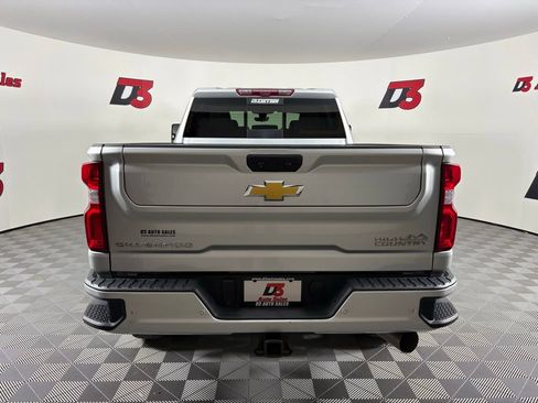 Used 2023 Chevrolet Silverado 2500 High Country w/ Technology Package image 5