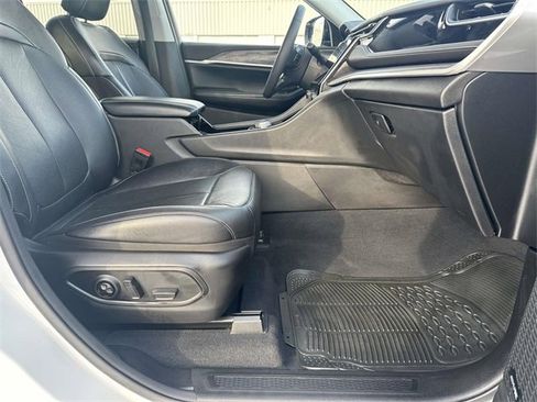 Used 2022 Jeep Grand Cherokee Limited 4xe w/ Luxury Tech Group II image 17