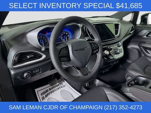 New 2026 Chrysler Pacifica Select w/ S Appearance Package FWD image 9