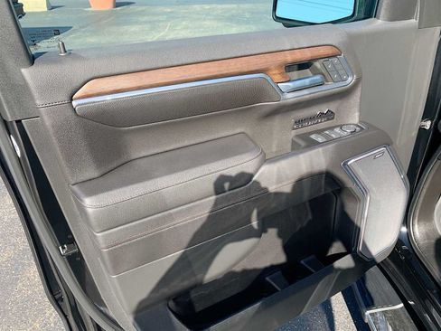 Certified 2023 Chevrolet Silverado 1500 High Country w/ High Country Premium Package AWD/4WD image 22