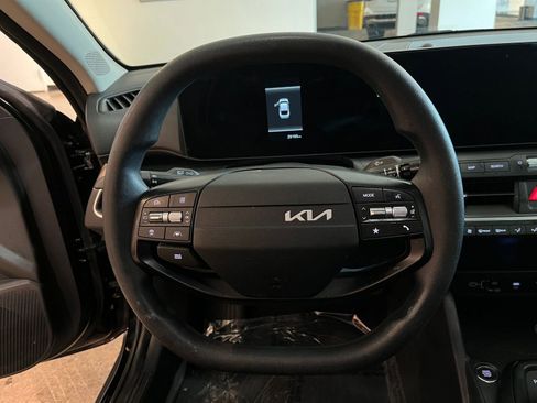 Used 2025 Kia K4 FWD image 28