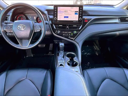 Used 2022 Toyota Camry XSE image 15