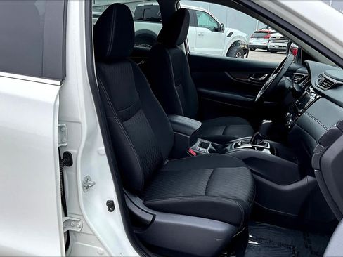 Used 2019 Nissan Rogue SV FWD image 9