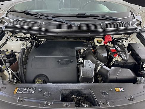 Used 2017 Ford Explorer XLT w/ Equipment Group 202A image 31