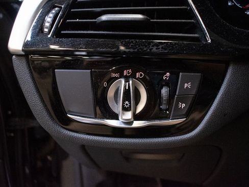 Used 2020 BMW 540i xDrive w/ Premium Package image 19