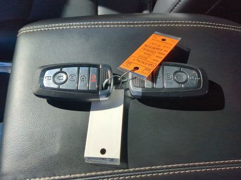 Certified 2022 Ford Explorer Limited image 27