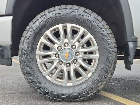 Used 2021 Chevrolet Silverado 2500 High Country w/ Technology Package image 6