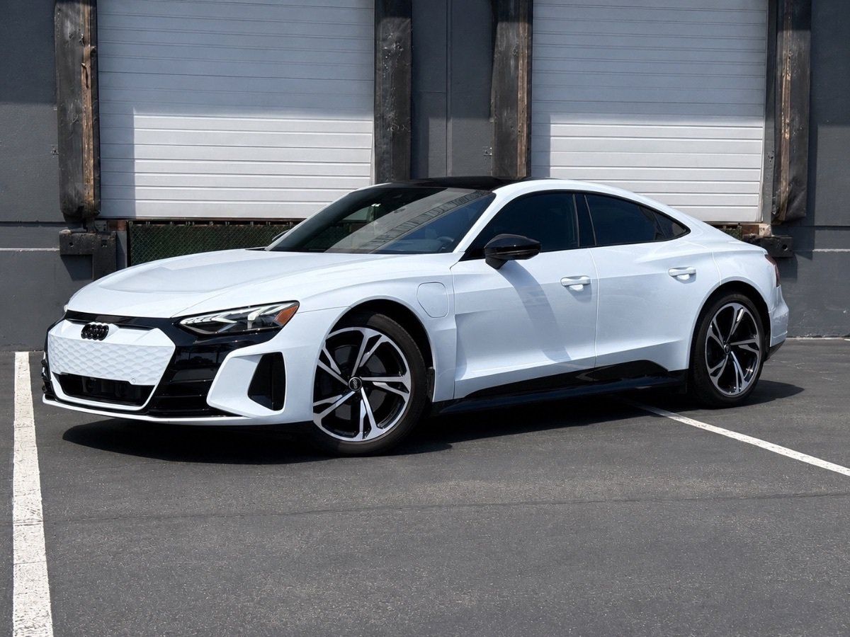Used 2023 Audi e-tron GT Premium Plus w/ Performance Package AWD/4WD image 10