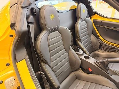 Used 2015 Alfa Romeo 4C Spider w/ Convenience Group image 26