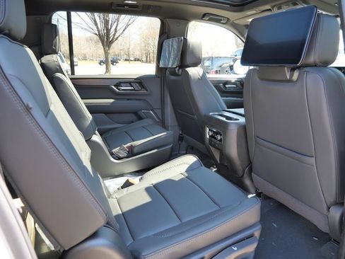 New 2026 GMC Yukon XL Denali w/ Denali Reserve Package AWD/4WD image 33